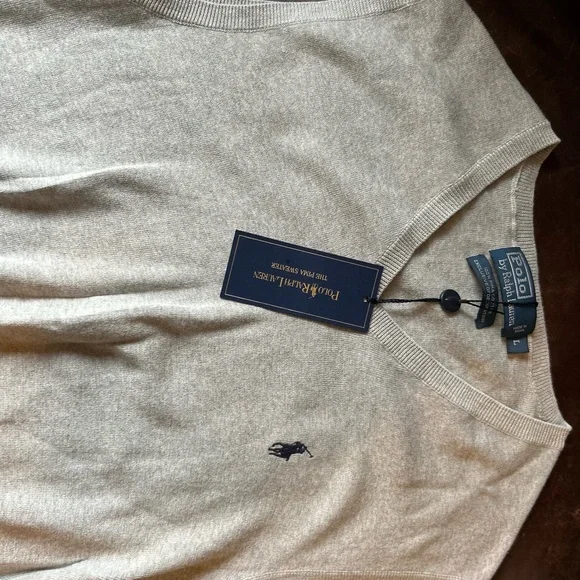 Ralph Lauren Light Gray V-Neck Sweater - Picture 4 of 11